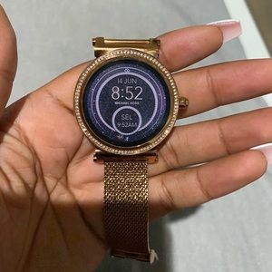 Michael Kors Sofie Smartwatch in Rose Gold